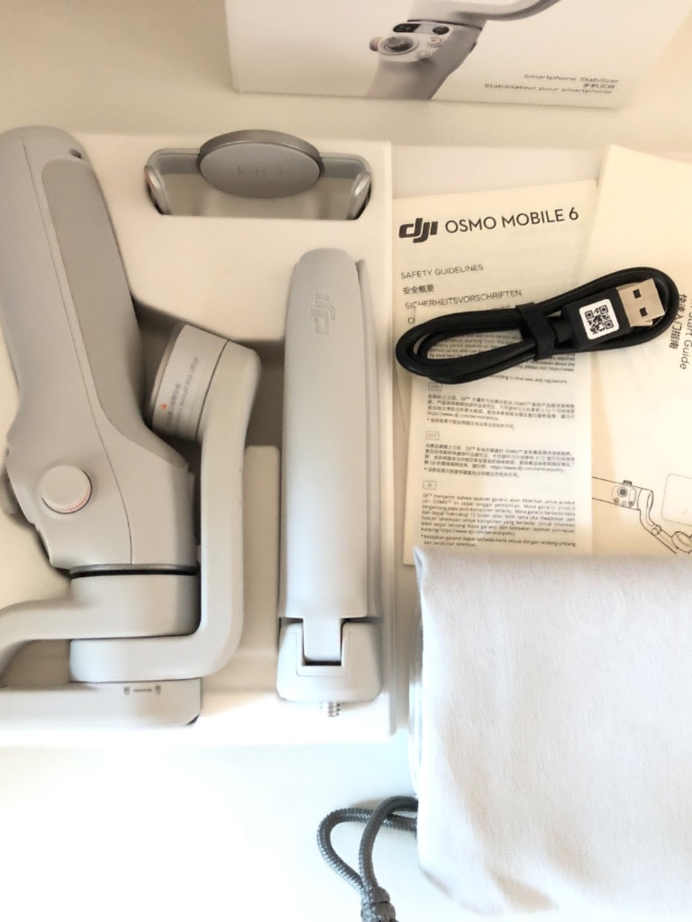 NIB DJI Osmo Mobile 6 Smartphone Gimbal Stabilizer Slate Gray Complete - Picture 2 of 5